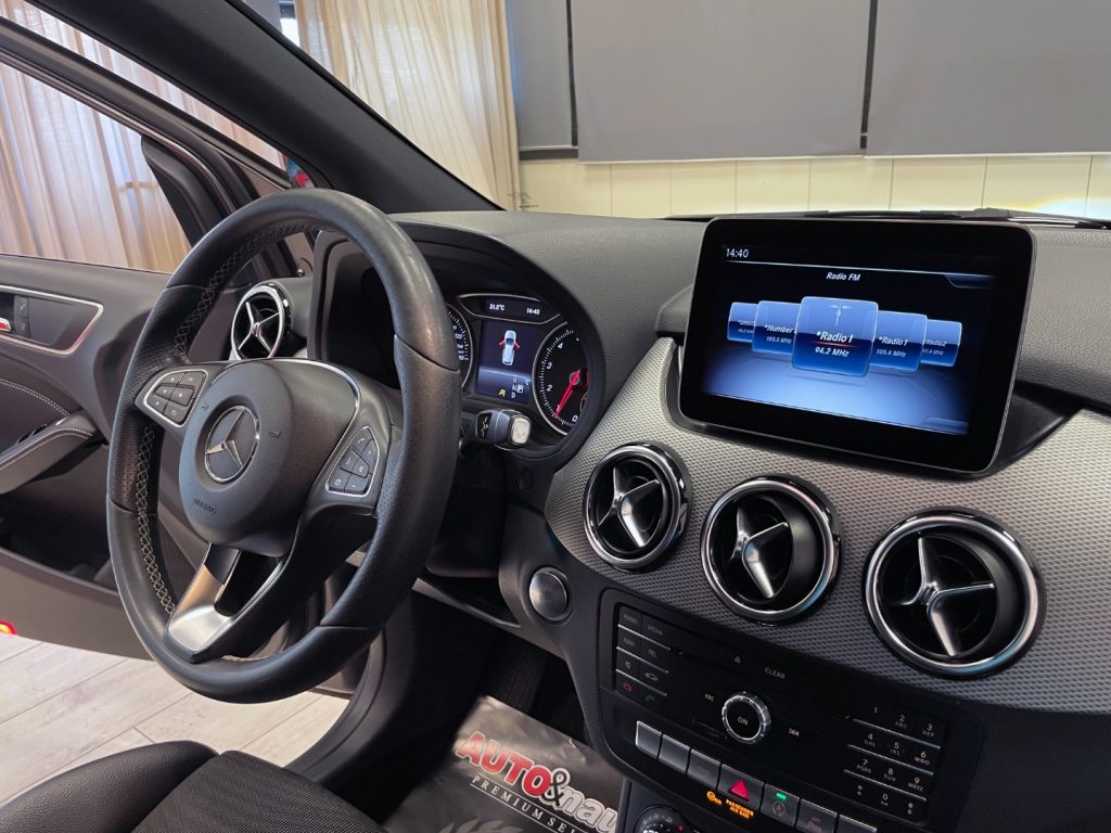 MERCEDES-BENZ B 180 SPORT AUTO - 47