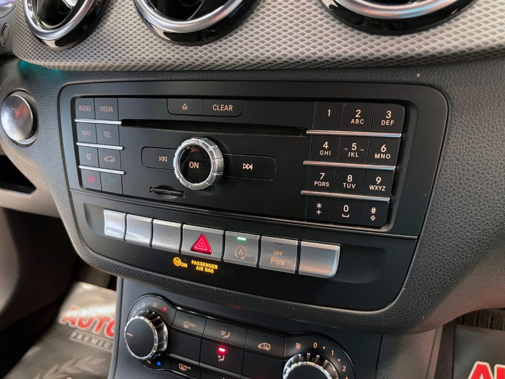 MERCEDES-BENZ B 180 SPORT AUTO - 49