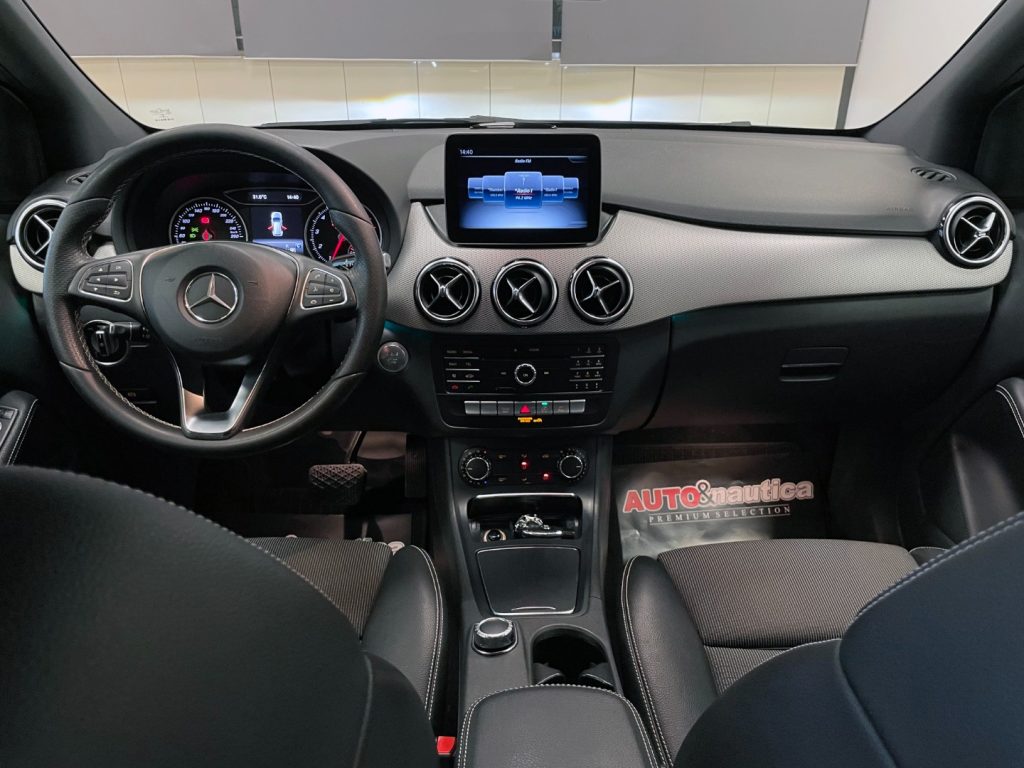 MERCEDES-BENZ B 180 SPORT AUTO - 51