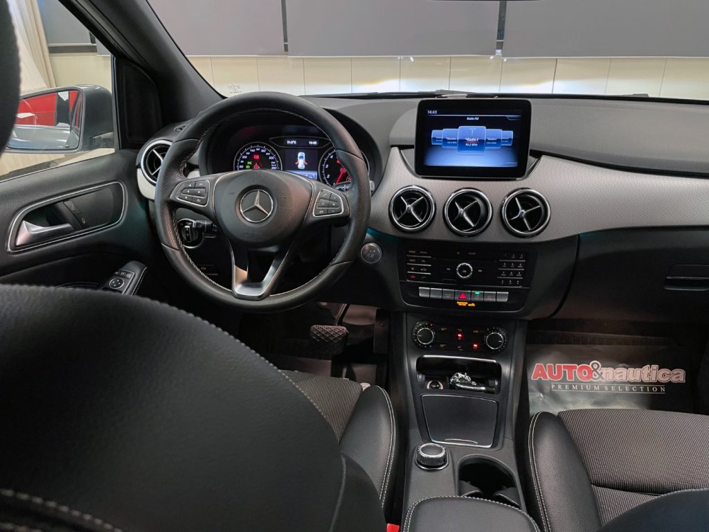MERCEDES-BENZ B 180 SPORT AUTO - 52