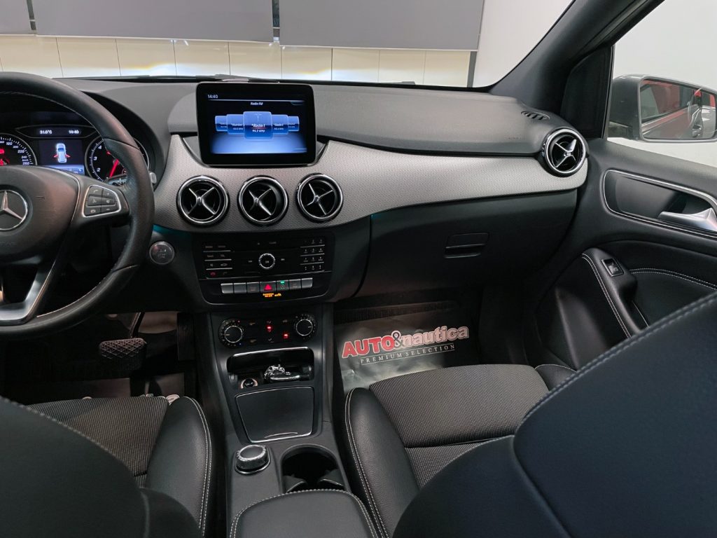 MERCEDES-BENZ B 180 SPORT AUTO - 53