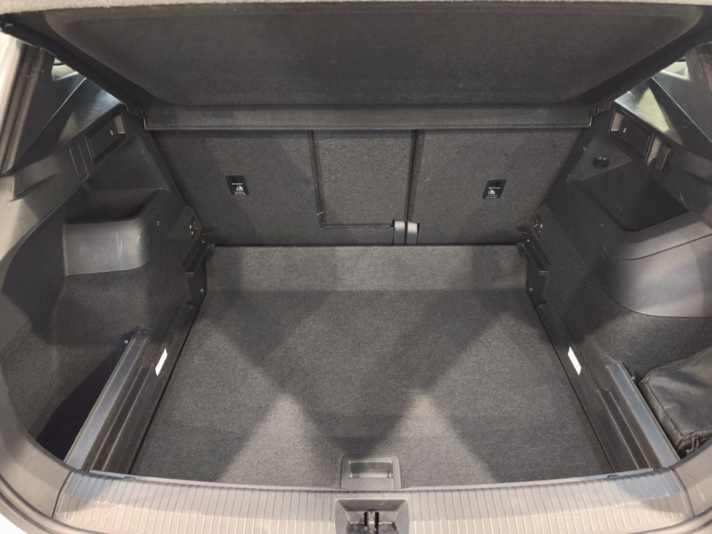 VOLKSWAGEN Tiguan 2.0 TDI 150 CV DSG R-Line Plus - 21