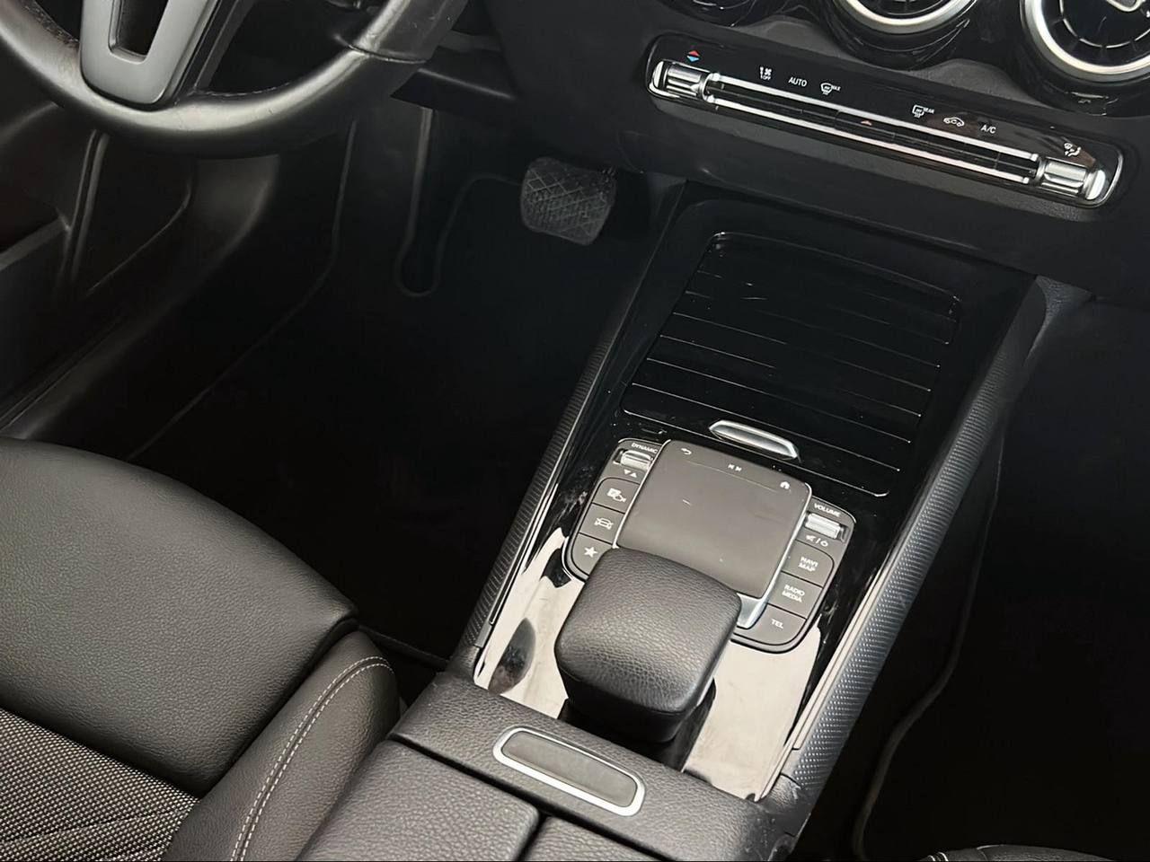 MERCEDES-BENZ GLB 220 d Automatic 4Matic Sport - 23