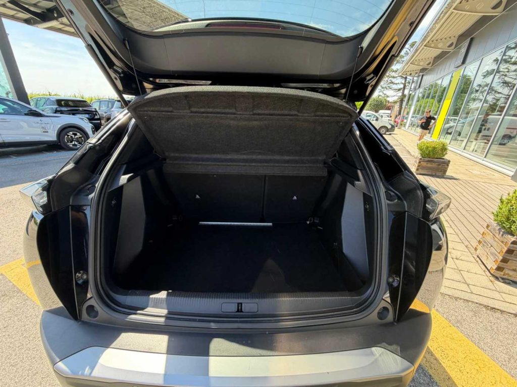 PEUGEOT 2008 PureTech 100 S&S Allure - 10
