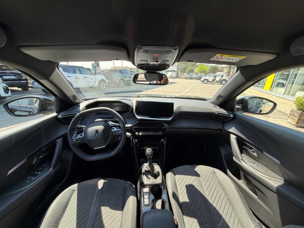 PEUGEOT 2008 PureTech 100 S&S Allure - 14