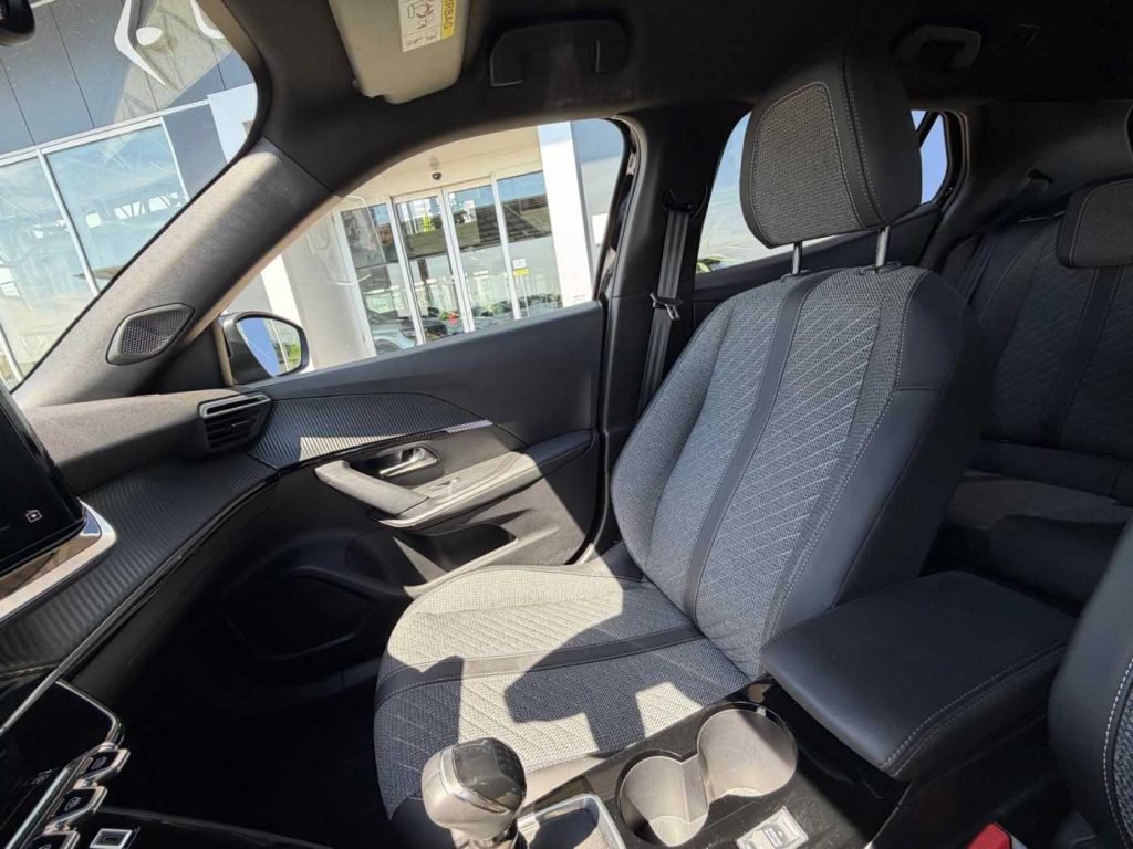 PEUGEOT 2008 PureTech 100 S&S Allure - 20