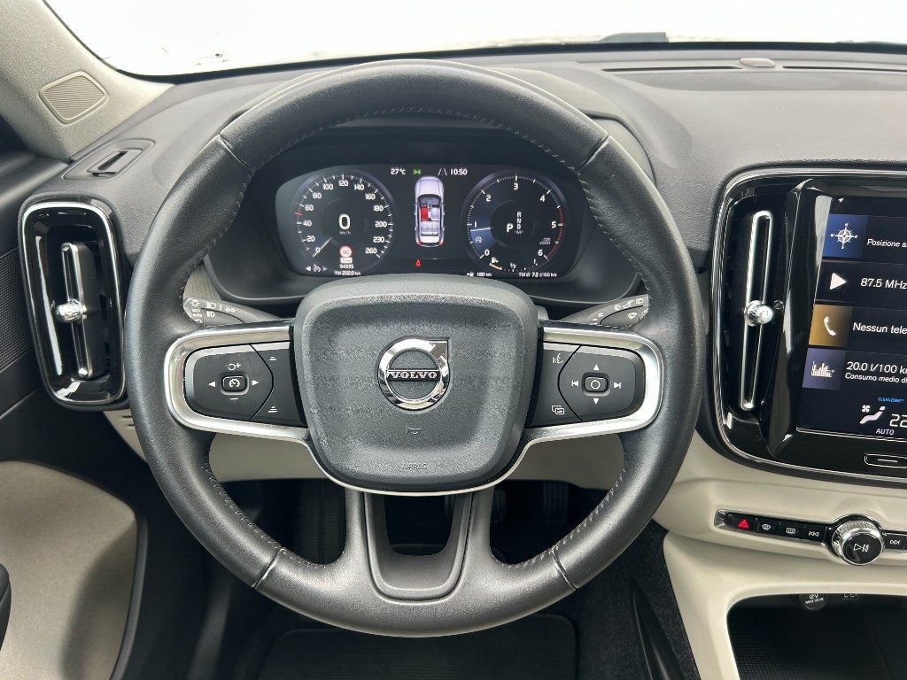 VOLVO XC40 D3 AWD Geartronic Inscription - Grid Foto 10