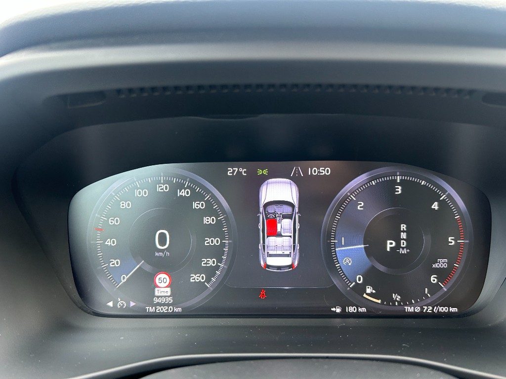 VOLVO XC40 D3 AWD Geartronic Inscription - Grid Foto 11