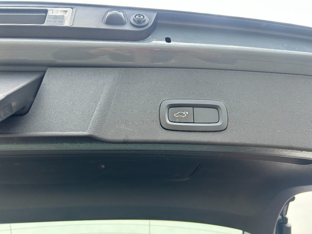 VOLVO XC40 D3 AWD Geartronic Inscription - Grid Foto 16