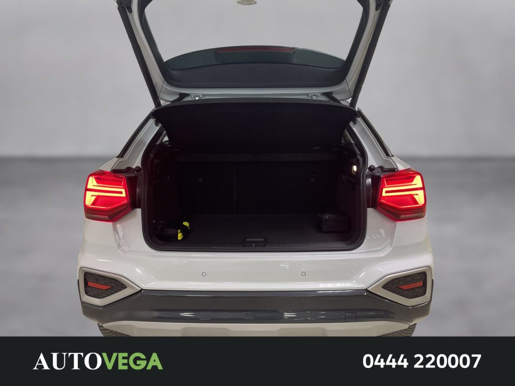 AUDI Q2 35 1.5 tfsi business advanced s-tronic - 18