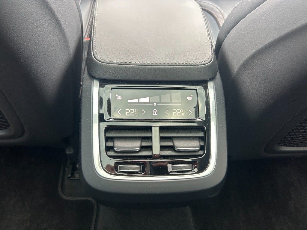 VOLVO XC90 B5 (d) AWD Automatico 7 posti Inscription - Grid Foto 13