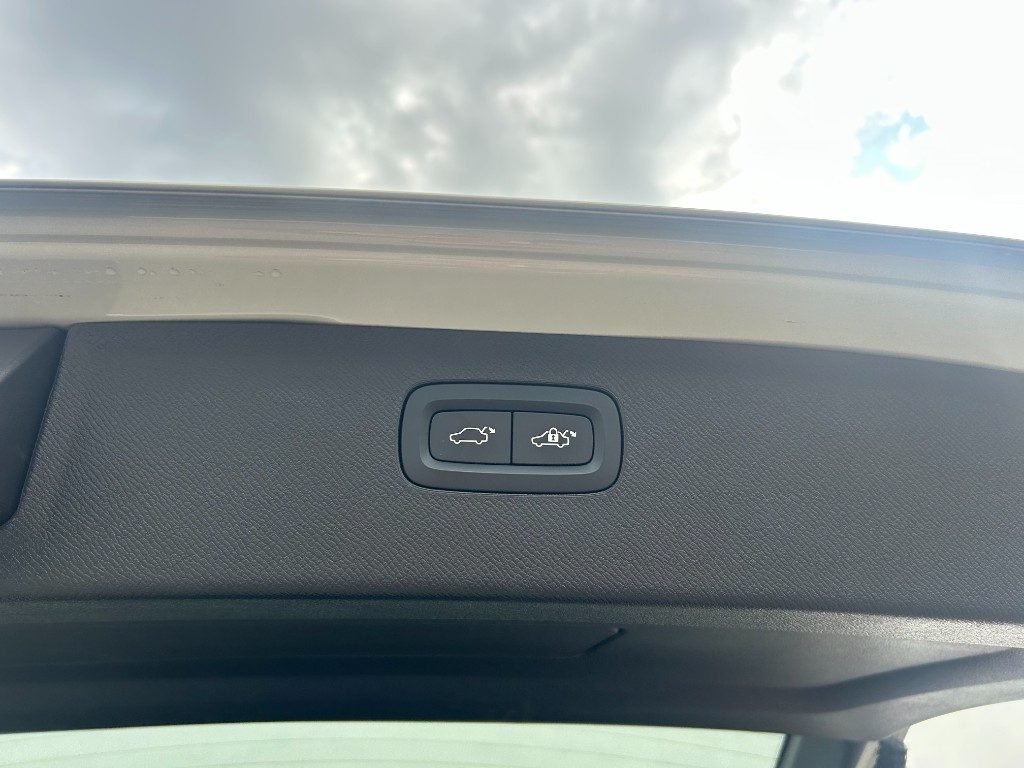 VOLVO XC90 B5 (d) AWD Automatico 7 posti Inscription - Grid Foto 16