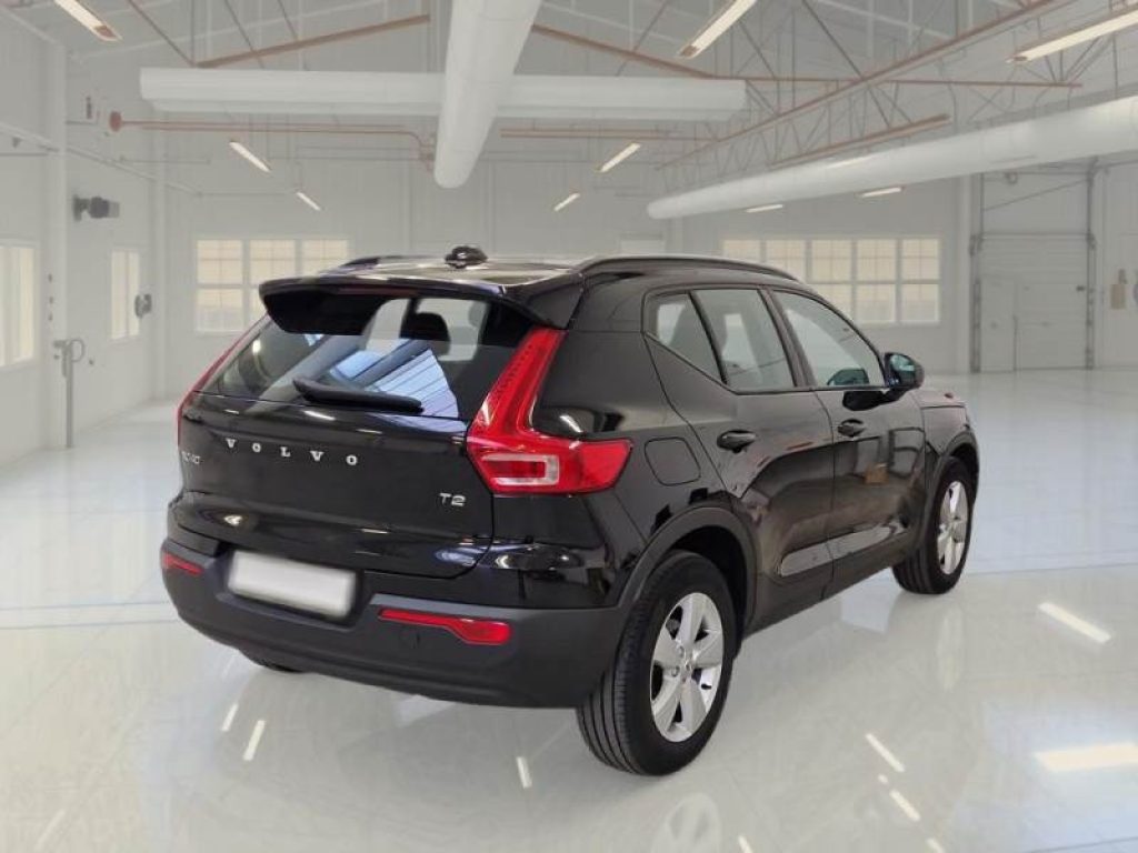 VOLVO XC40 T2 Business IVA ESPOSTA - 2