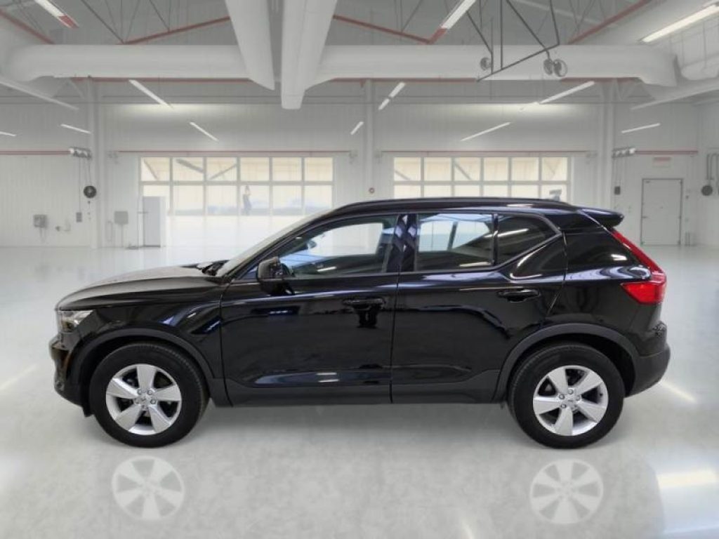 VOLVO XC40 T2 Business IVA ESPOSTA - 4