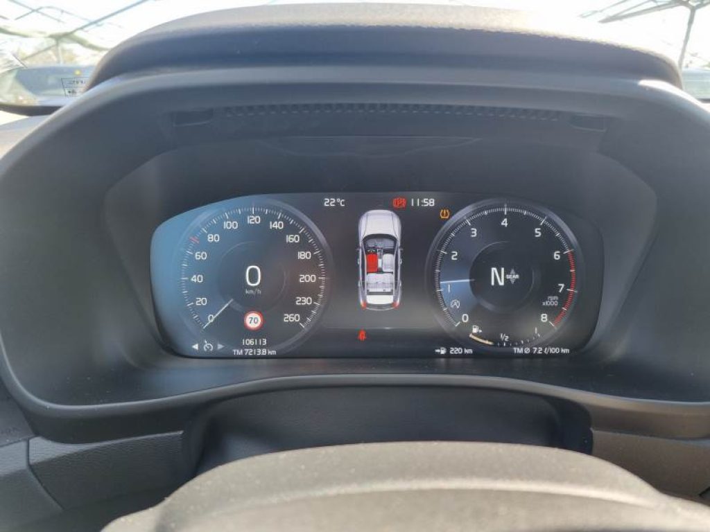 VOLVO XC40 T2 Business IVA ESPOSTA - 7