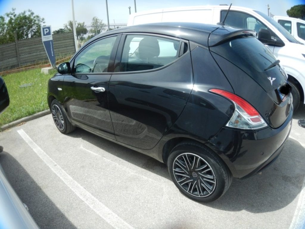 LANCIA Ypsilon 1.0 FireFly 5 porte S&S Hybrid Gold OK NEOPATENTAT - 2