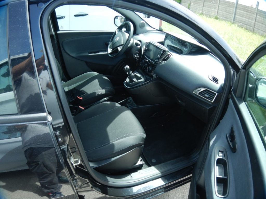 LANCIA Ypsilon 1.0 FireFly 5 porte S&S Hybrid Gold OK NEOPATENTAT - 5