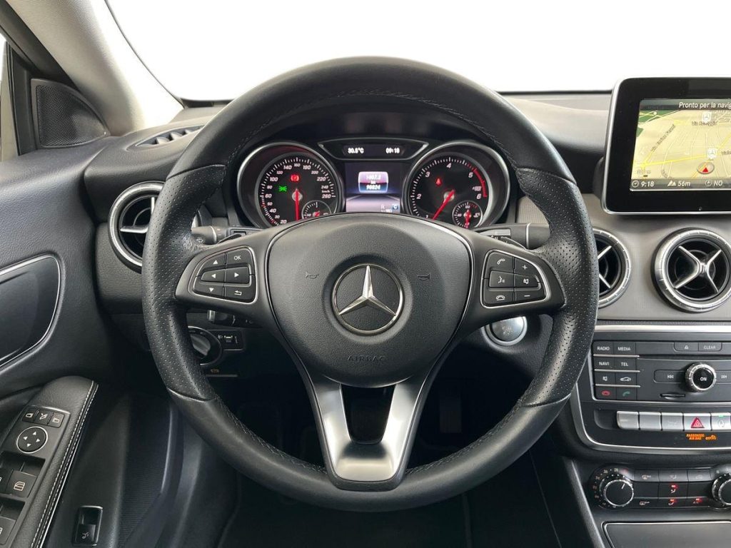 MERCEDES-BENZ CLA 200 d Automatic Shooting Brake Sport - 11