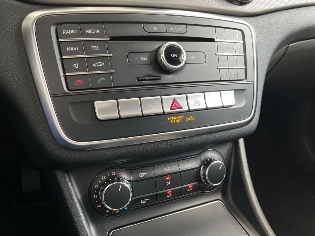 MERCEDES-BENZ CLA 200 d Automatic Shooting Brake Sport - 14