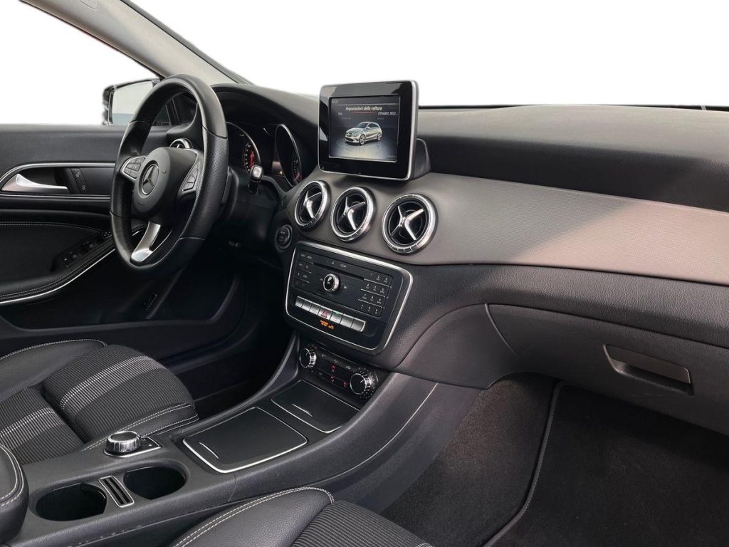 MERCEDES-BENZ CLA 200 d Automatic Shooting Brake Sport - 16
