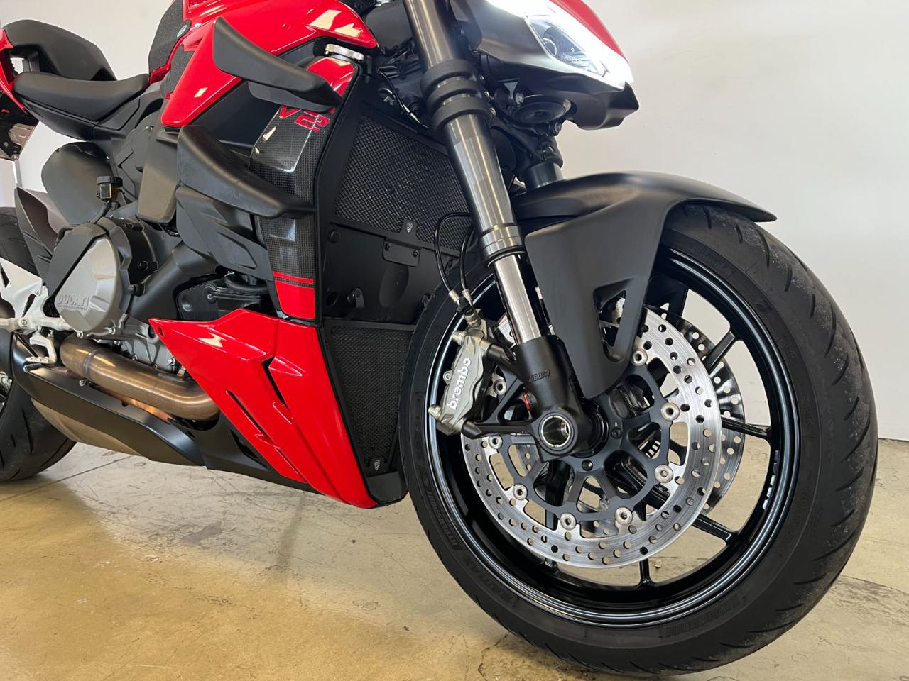 DUCATI Streetfighter V2 RED - 4