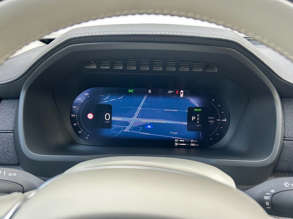VOLVO XC90 T8 Plug-in hybrid AWD automatico 7 posti Ultra Bri - Grid Foto 10