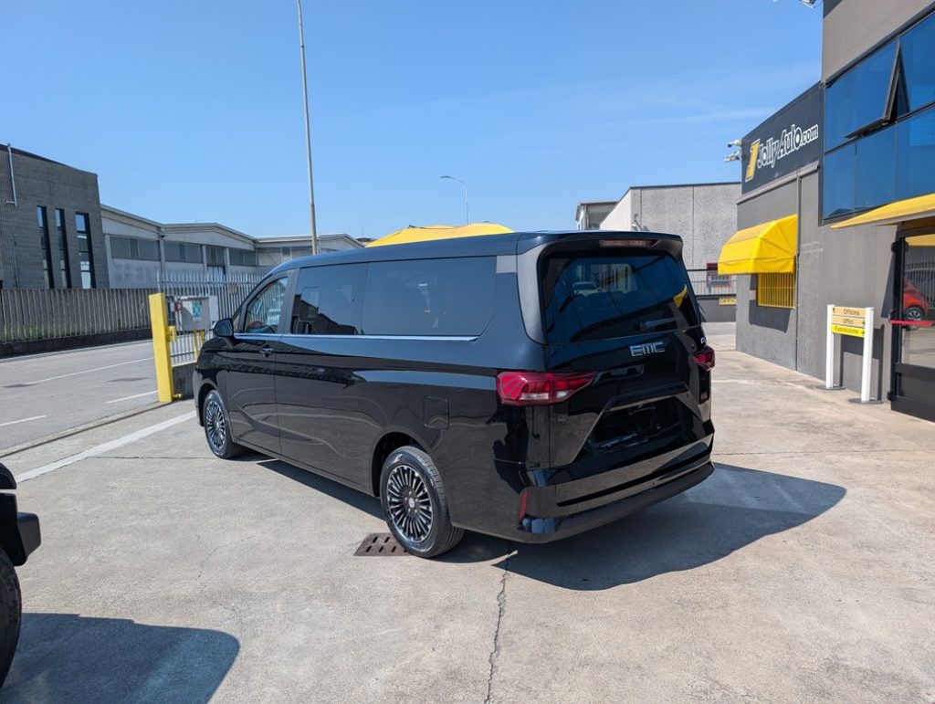 EMC Nove BENZINA  9 POSTI AUT. - 19
