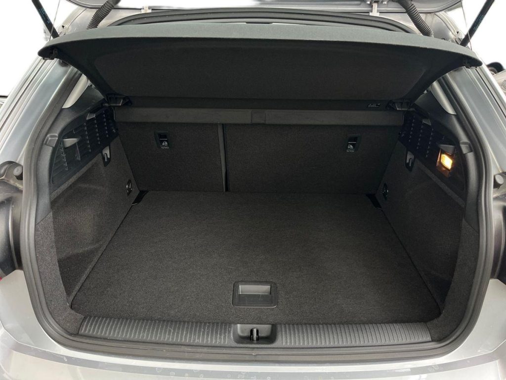 AUDI Q2 30 TFSI Business - 13