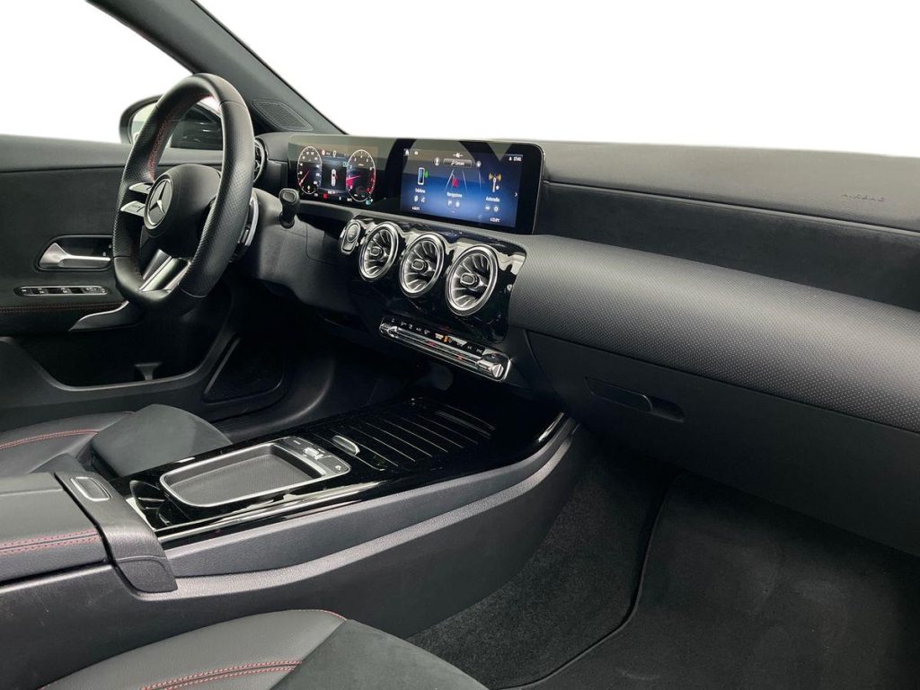 MERCEDES-BENZ A 180 d Automatic AMG Line Advanced Plus - 16