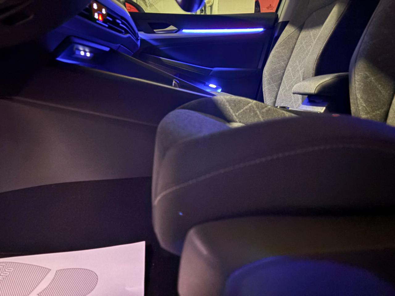 VOLKSWAGEN Golf 2.0 TDI DSG SCR Life COCKPIT-LUCI AMBIENTE - 30