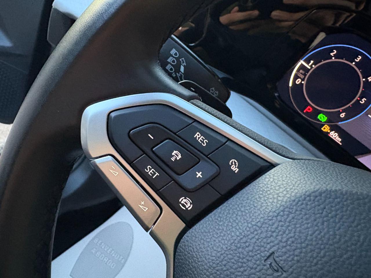 VOLKSWAGEN Golf 2.0 TDI DSG SCR Life COCKPIT-LUCI AMBIENTE - 24