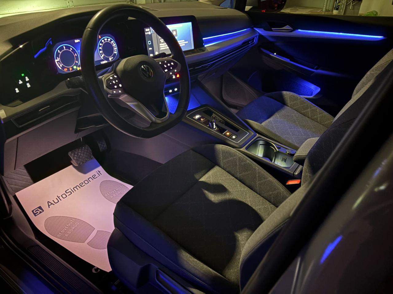 VOLKSWAGEN Golf 2.0 TDI DSG SCR Life COCKPIT-LUCI AMBIENTE - 17