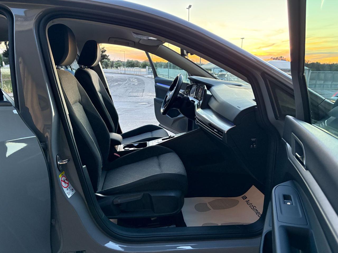 VOLKSWAGEN Golf 2.0 TDI DSG SCR Life COCKPIT-LUCI AMBIENTE - 9