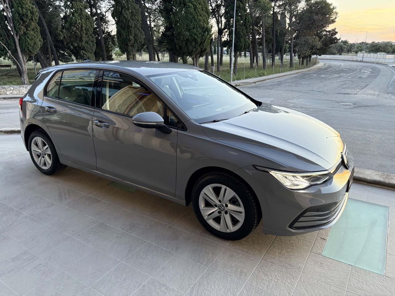 VOLKSWAGEN Golf 2.0 TDI DSG SCR Life COCKPIT-LUCI AMBIENTE - 3
