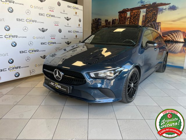 MERCEDES-BENZ CLA 180 Blu metallizzato