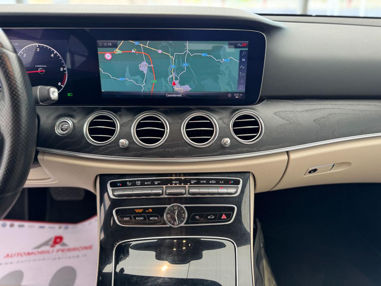 MERCEDES-BENZ E 220 d 4Matic Auto Premium AMG (Pelle/Navi/Auto/LED) - 10