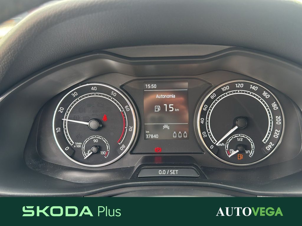 SKODA Kamiq 1.0 tsi black dots 95cv - 10