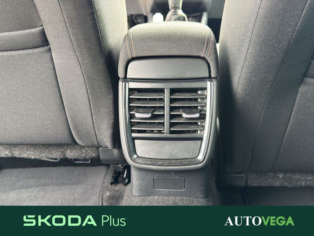 SKODA Kamiq 1.0 tsi black dots 95cv - 23