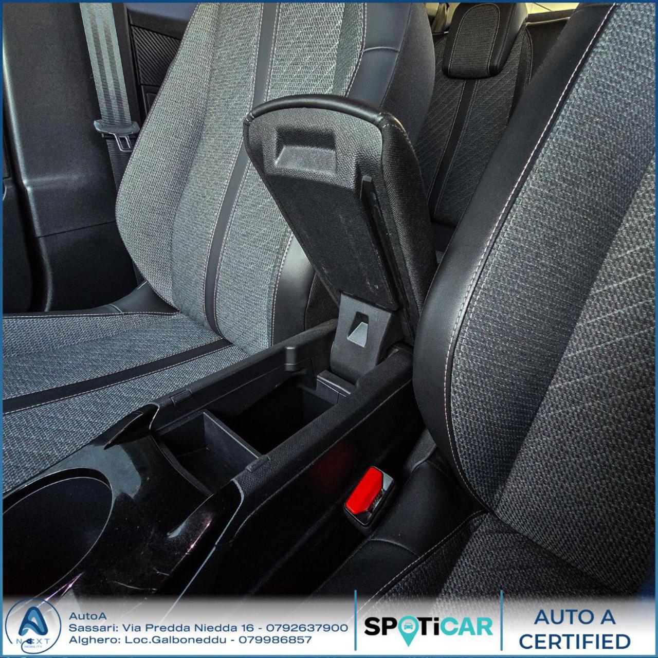 PEUGEOT 2008 PureTech 100 S&S Allure - 32