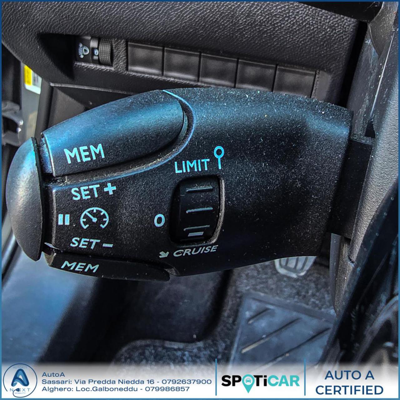 PEUGEOT 2008 PureTech 100 S&S Allure - 22