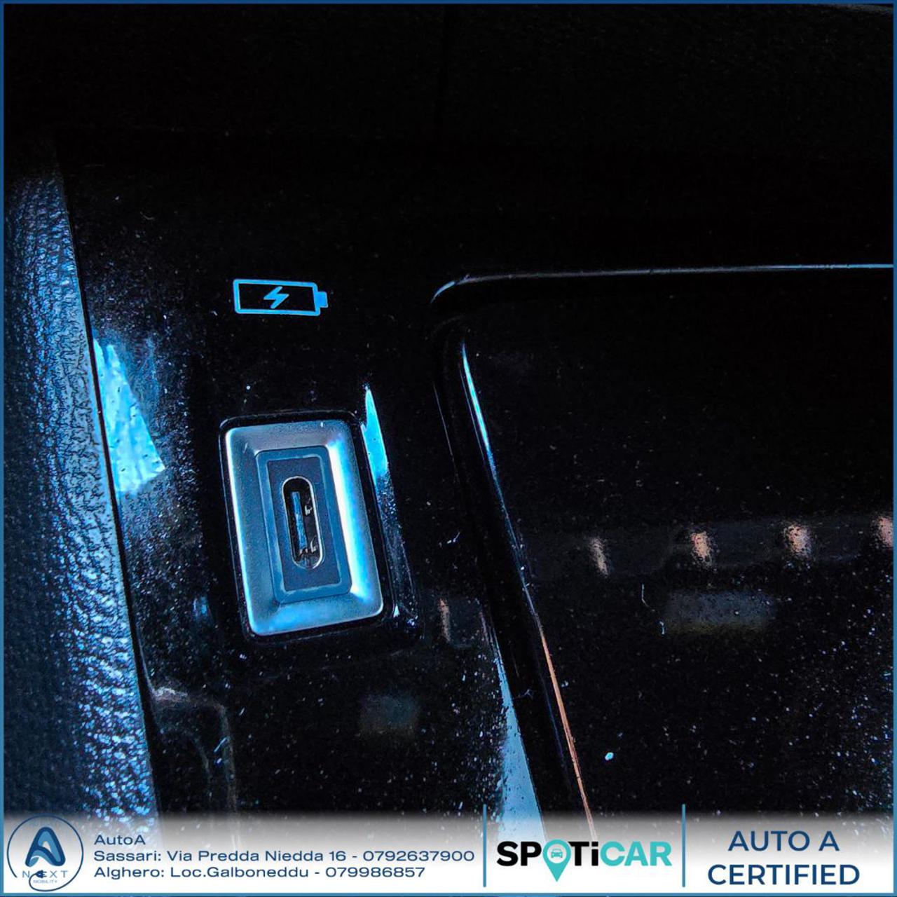 PEUGEOT 2008 PureTech 100 S&S Allure - 28