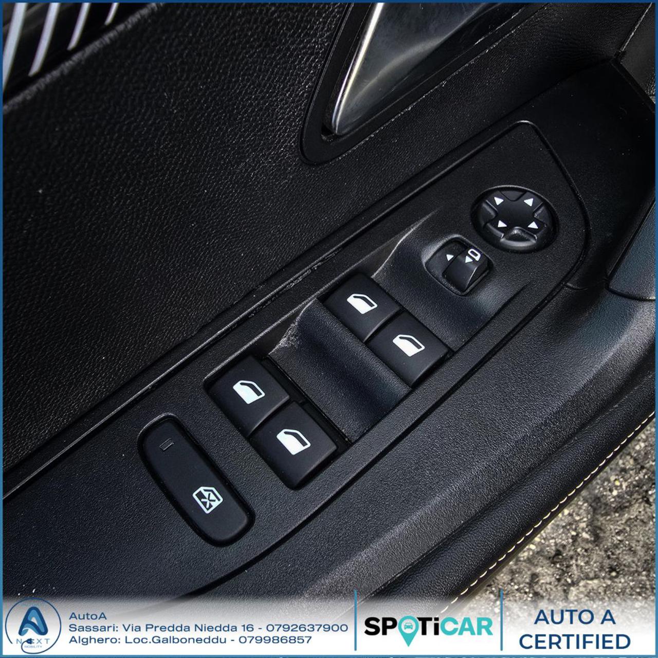 PEUGEOT 2008 PureTech 100 S&S Allure - 17