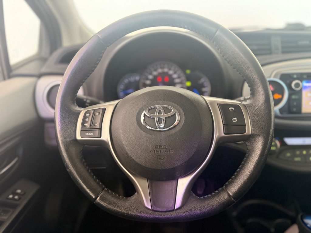 TOYOTA Yaris 1.5 Hybrid 5 porte LoungePIÙ - 14