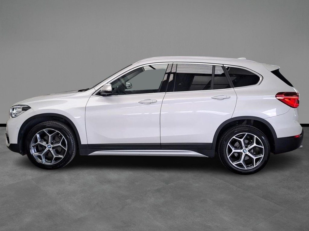 BMW X1 sDrive18d xLine Aut. + Tetto apr. - 3