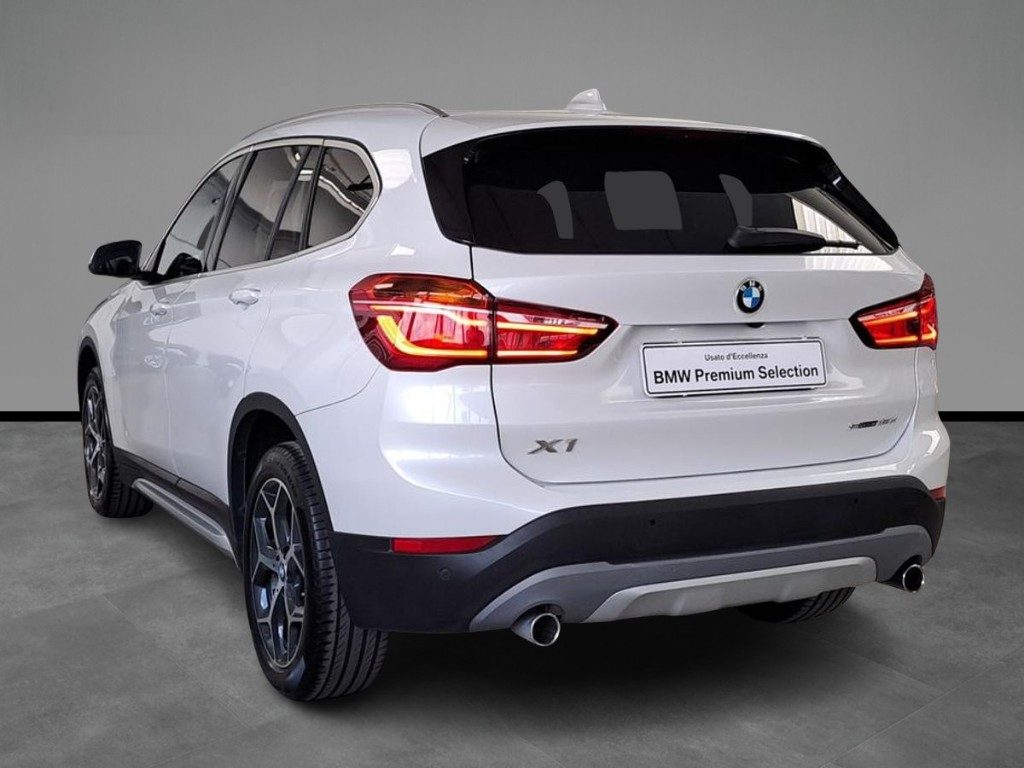 BMW X1 sDrive18d xLine Aut. + Tetto apr. - 4