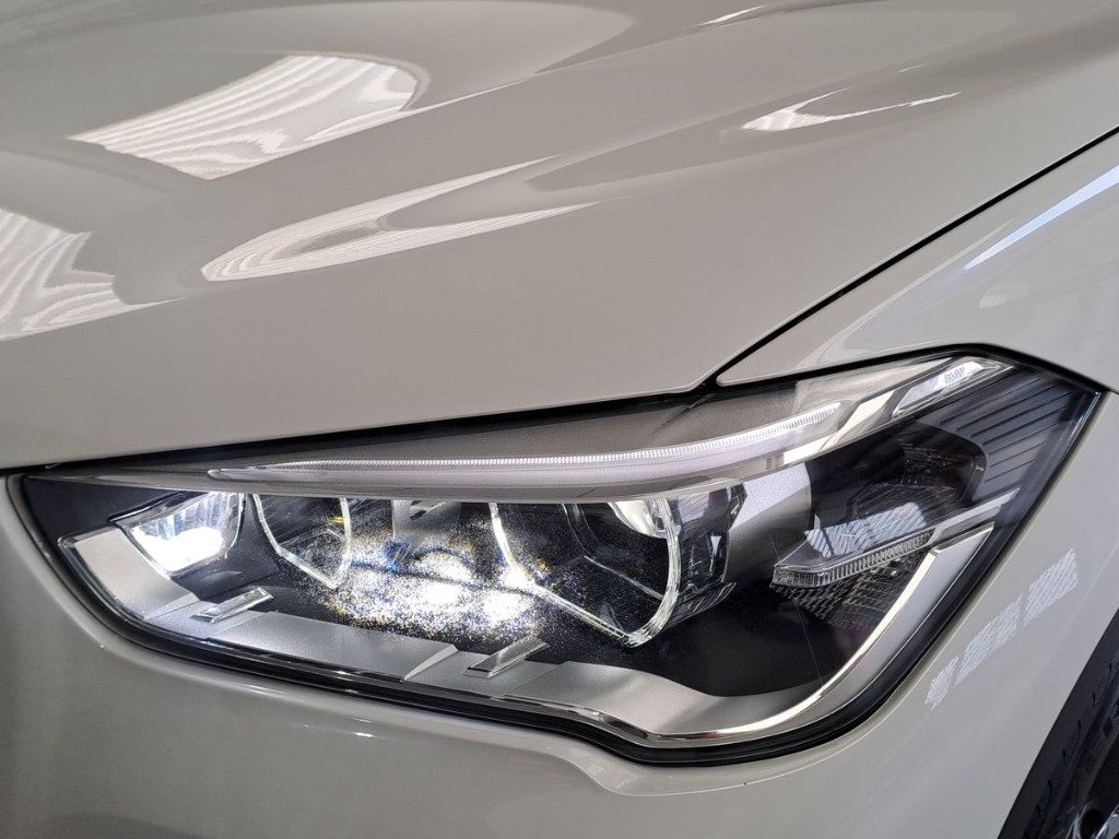 BMW X1 sDrive18d xLine Aut. + Tetto apr. - 6