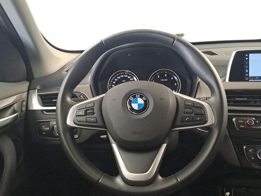 BMW X1 sDrive18d xLine Aut. + Tetto apr. - 10