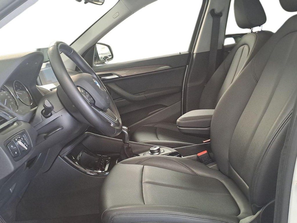 BMW X1 sDrive18d xLine Aut. + Tetto apr. - 9