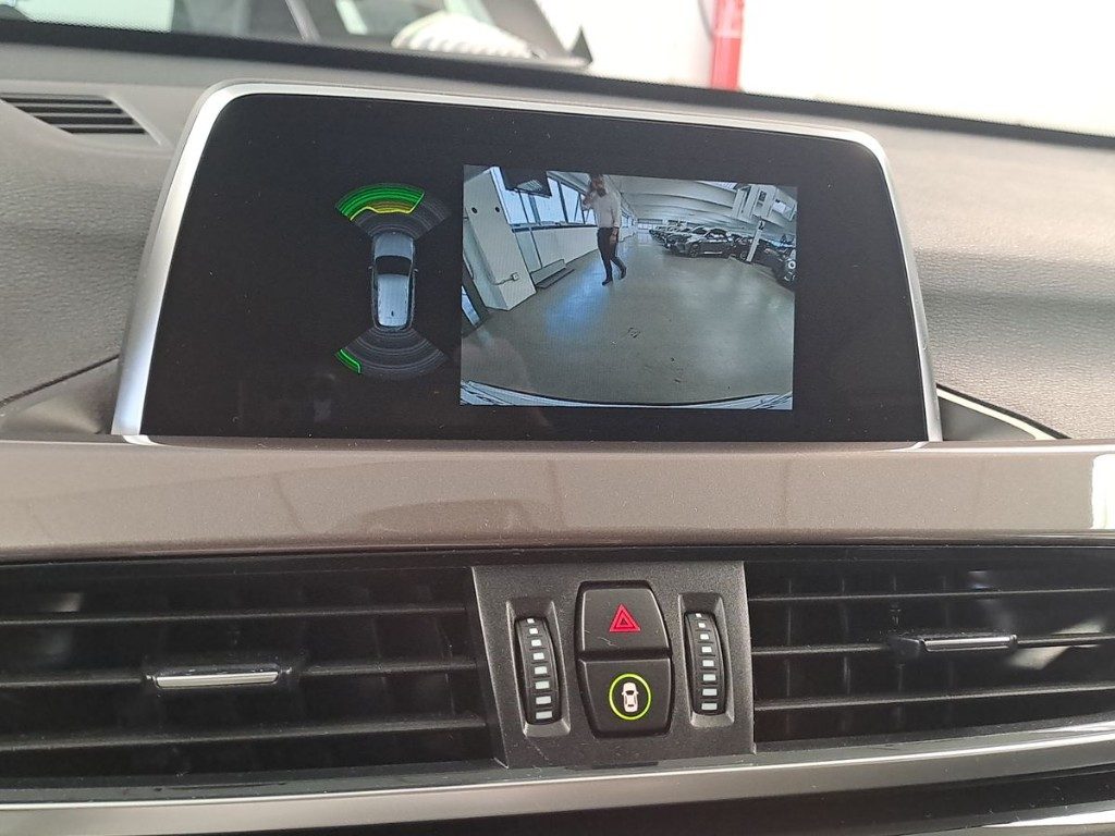 BMW X1 sDrive18d xLine Aut. + Tetto apr. - 13