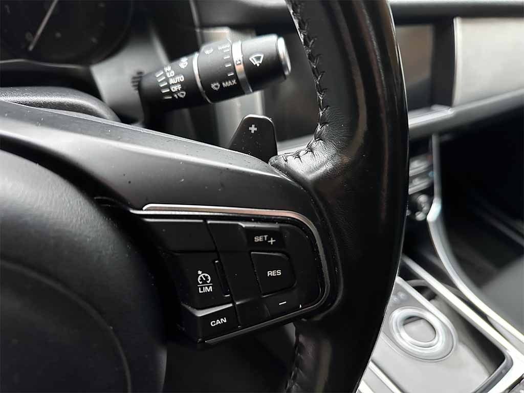 JAGUAR XF 2.0 d Pure BERLINA AUTOMATICA TELECAMERA IVA ESP - 14